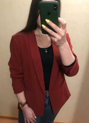 1+1=3🎁🎁🎁
терракотовый пиджак в идеале от h&m