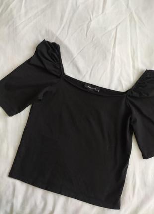 95% коттон, футболка с открытыми плечами, идеально садится по фигуре, стрейчевая ткань, универсальная под любой низ.