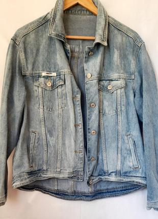 Джинсова блакитна куртка,l-xl.