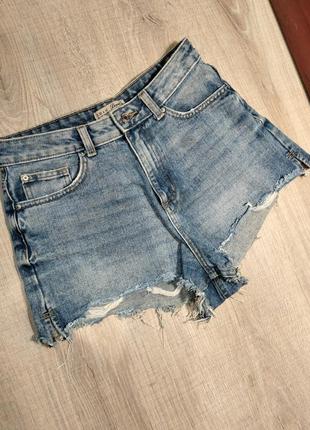 Джинсовые шорты бренда denim co