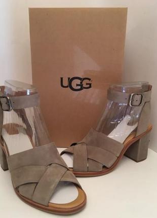 Босоножки фирмы ugg1 фото