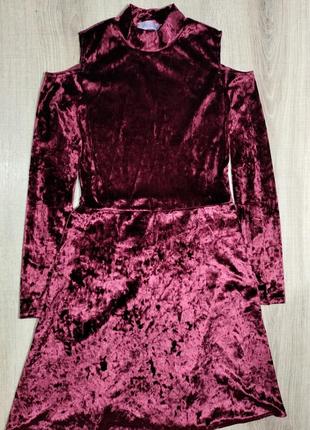 Велюровое платье бордового цвета бренда come buy
