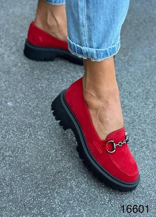Жіночі туфлі лофери червоний