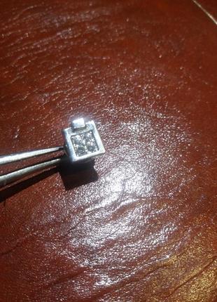 Брошка swarovski.