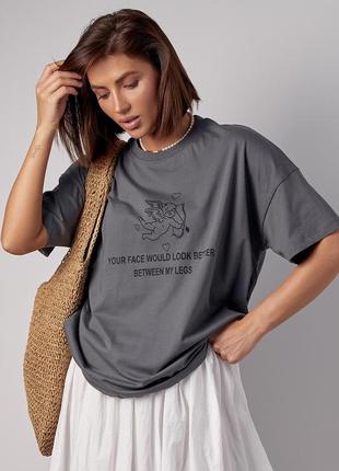 Жіноча футболка oversize з принтом ангела — сірий колір. модель 241093 lurex