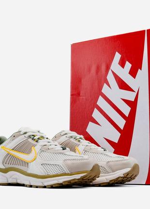 Кросівки nike wmns air zoom vomero 5 pale ivory oil green
