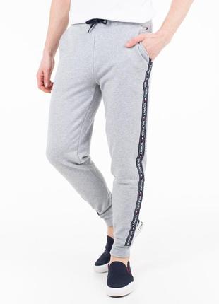 Мужские спортивные штаны tommy hilfiger с лампасами