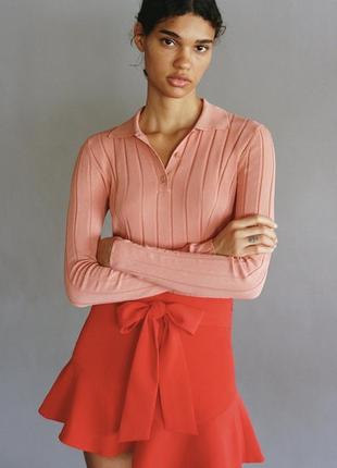 Трикотажний джемпер з коміром поло лонгслів zara із віскози