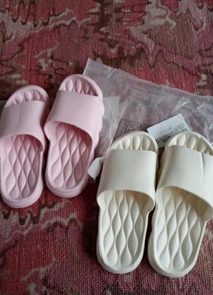 Шльопанці пінки м'які та легкі