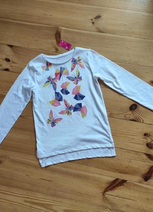 Новесенька футболка, блузочка.