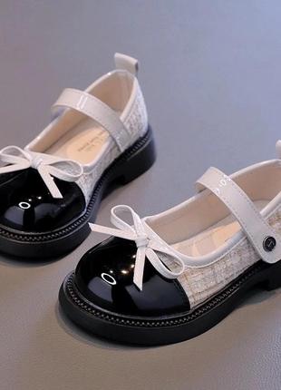 Нарядные лакированные туфельки для девочек