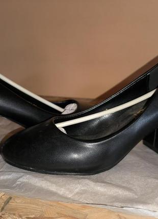 Продам женские туфли.арт.124