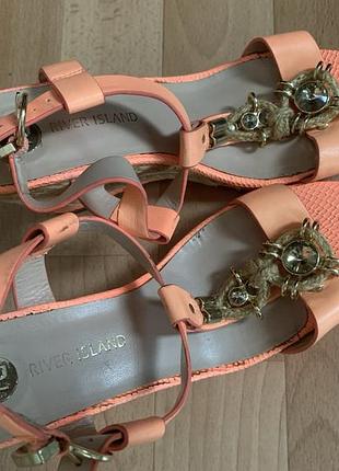 Босоніжки river island