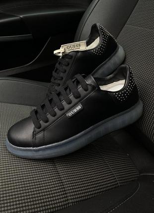 Кросівки guess