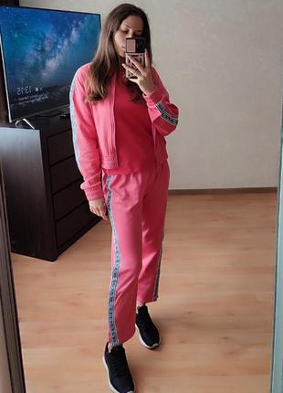 Костюм спортивный