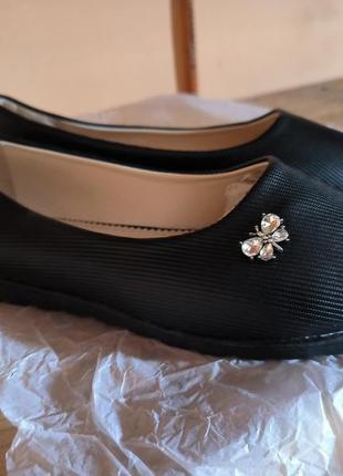 Продам женские балетки