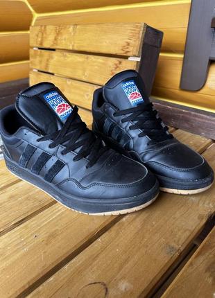 Кроссовки adidas