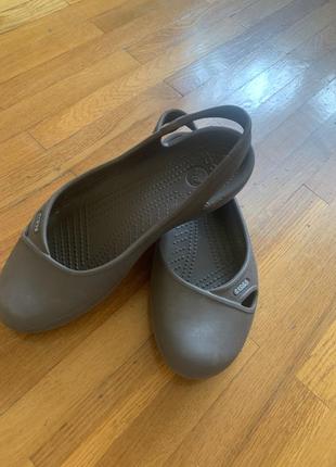 Легкие кроксы на широкую ножку40-41р.