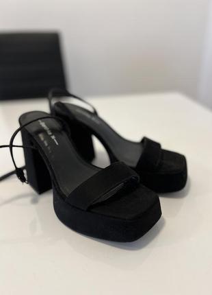 Босоножки bershka