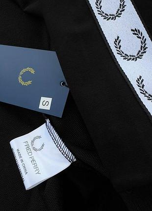 Костюм fred perry лампас: кофта-штани
2 пари шкарпеток у подарунок!5 фото