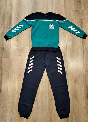 Спортивный костюм на 10-11 лет