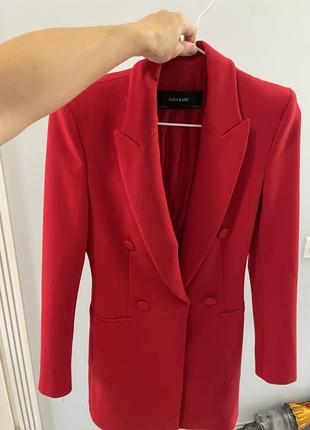 Приталений жакет zara