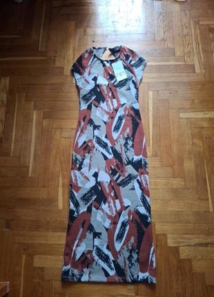 Платье zara, размер xs
ног 33 см
нот 31 см
но стегна 38
длина 108 см.