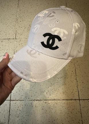 Кепка в стиле chanel
