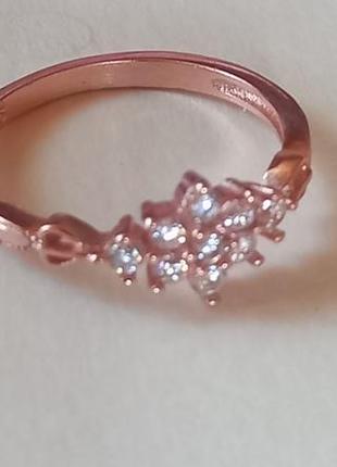 Нежная кольца. медицинское золото.