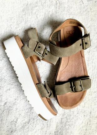 Шкіряні босоніжки ugg