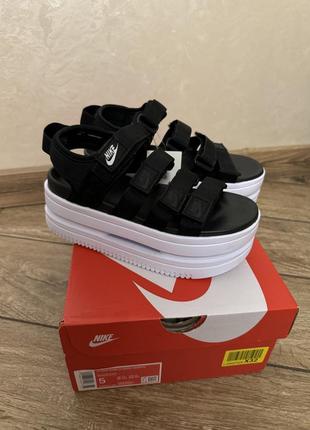 Босоніжки adidas