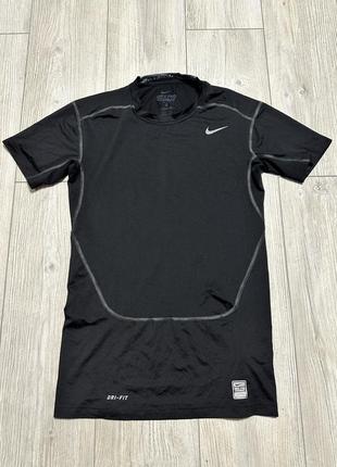 Спортивна футболка nike pro combat black