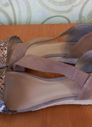 Кожаные босоножки на удобной тонкокетке