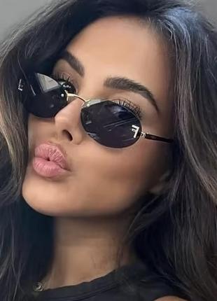 Окуляри сонцезахисні в стилі fendi