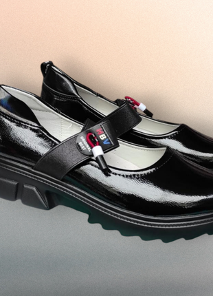 Черные лаковыеишкольные туфли балетки на платформе для девочки