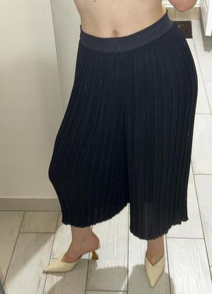 Стильные брюки stradivarius