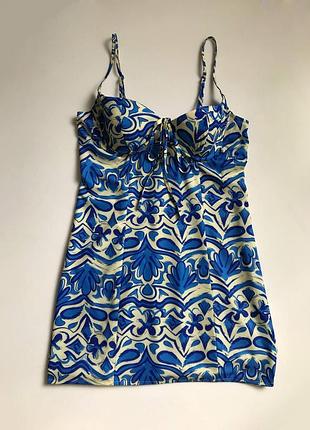 Платье-бюстье prettylittlething бело-синее синее голубое платье с лифом чашечками чашка с бюстье