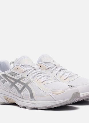 Кроссовки asics