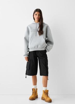 Бермуды карго багги bershka