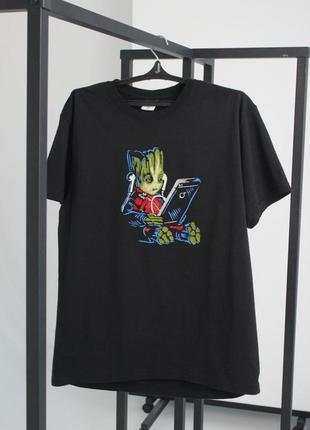 Футболка с вышивкой "грут"