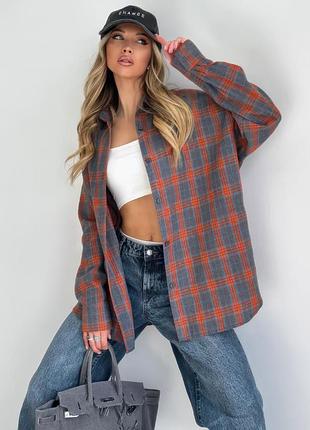 Якісна жіноча сорочка в клітинку на осінь