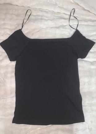 Елегантна та зручна футболка чорного кольору