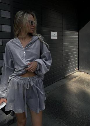 Женский велюровый костюм