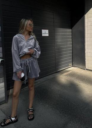 Женский велюровый костюм