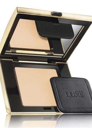 Компактна пудра luxe avon 10 г. легкий шовк/light medium silk