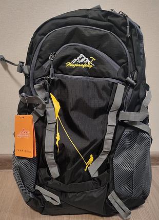 Рюкзак спортивный туристический / городской черный с желтым, 30-35 л