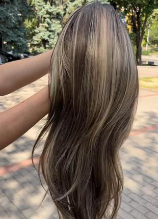 Парик мелирование блонд с каштановым, каскадная стрижка