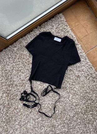 Базовый кроп топ в рубчик черный на завязках bershka