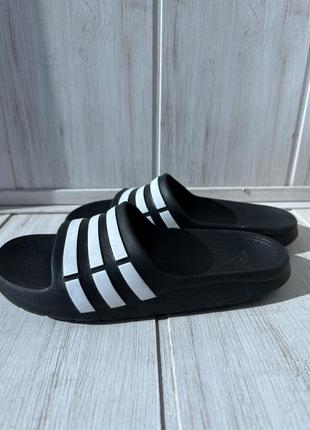 Шлепанцы-сланцы adidas.38