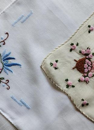 Винтаж👌 старинные небольшие вышитые платочки, носовики из полупрозрачного батиста и натурального шелка🤩💓3 фото